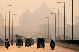 Punjab Smog Alert 2025: Schools May Close Early as Lahore’s AQI Reaches Hazardous Levels